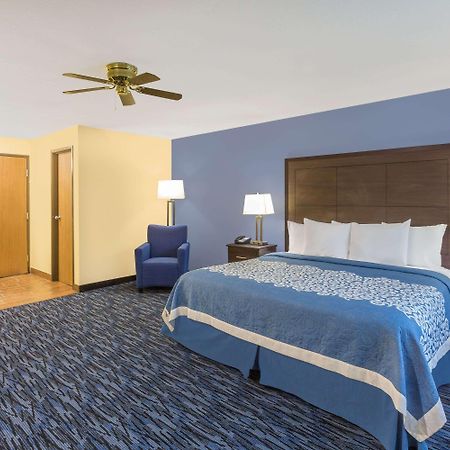 Days Inn By Wyndham Moab Bagian luar foto