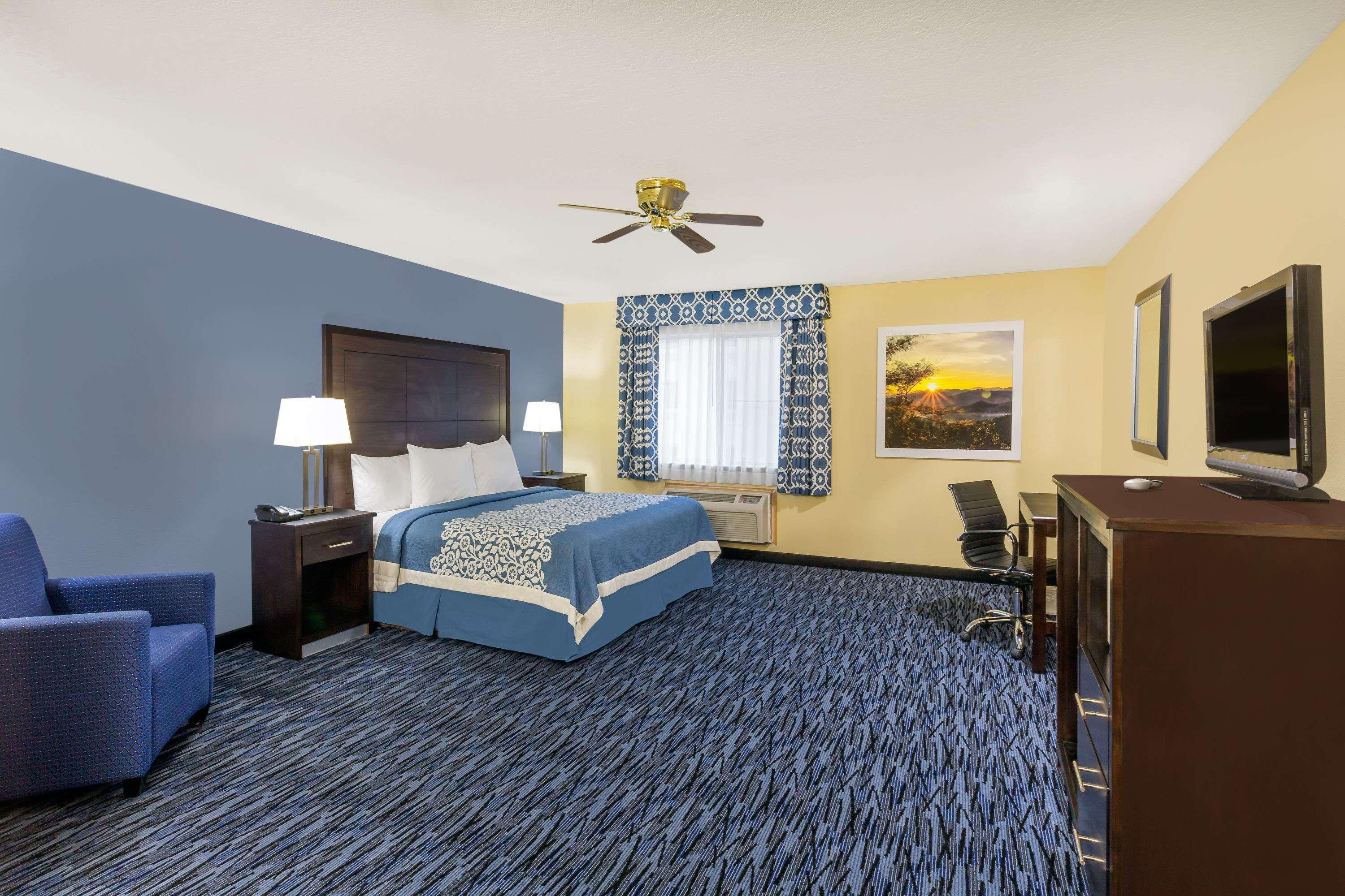 Days Inn By Wyndham Moab Bagian luar foto