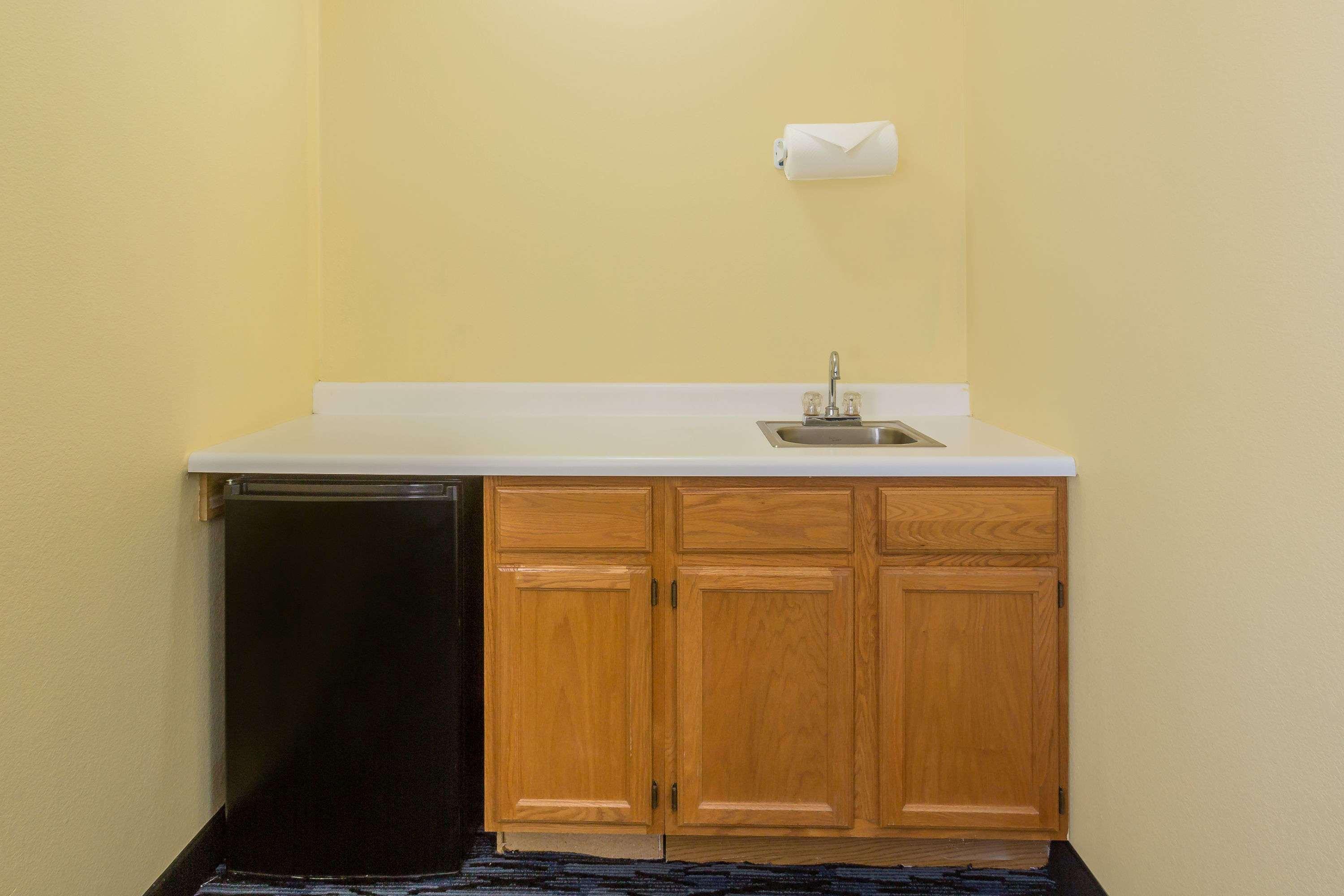 Days Inn By Wyndham Moab Bagian luar foto