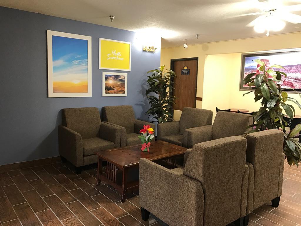 Days Inn By Wyndham Moab Bagian luar foto