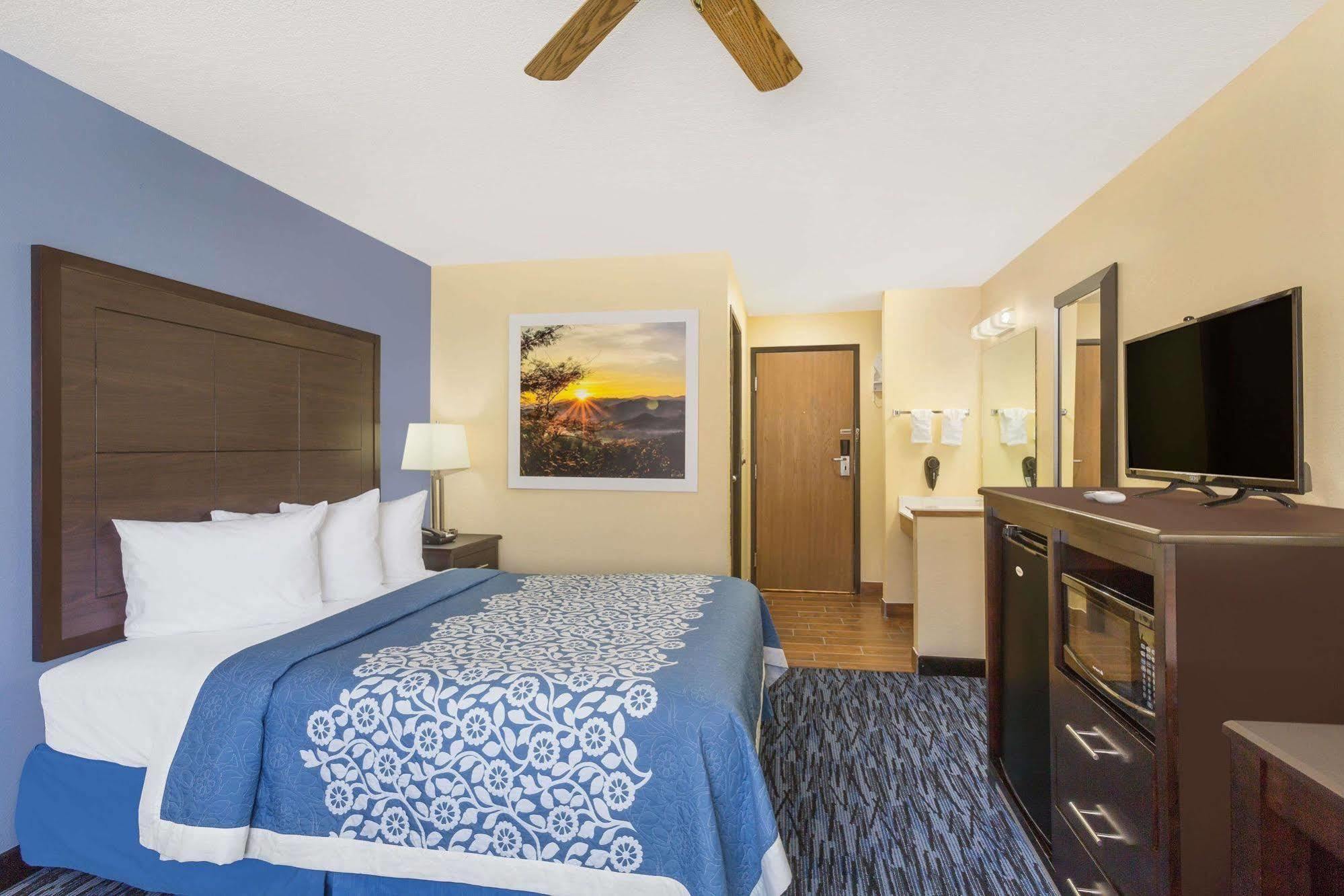 Days Inn By Wyndham Moab Bagian luar foto